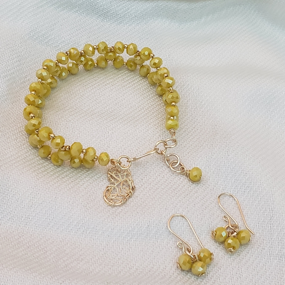 Bracelet and earrings set gold-plated